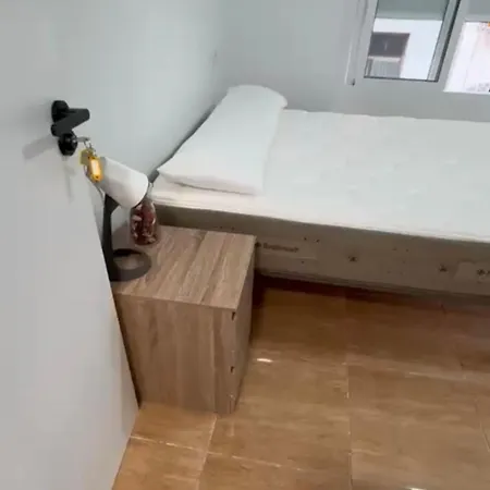 Privada En Piso Compartido Cerca Del Centro *