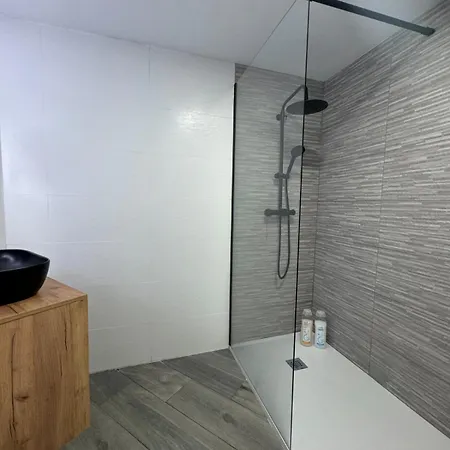 Privada En Piso Compartido Cerca Del Centro Habitación en casa particular