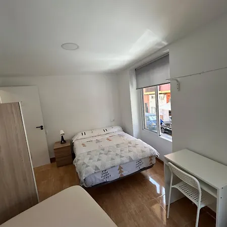Privada En Piso Compartido Cerca Del Centro Privat bolig Alicante