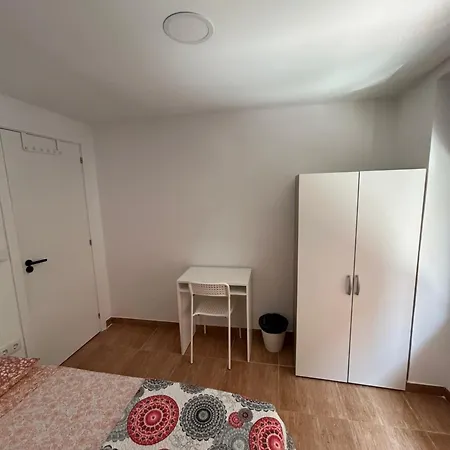 Privada En Piso Compartido Cerca Del Centro *