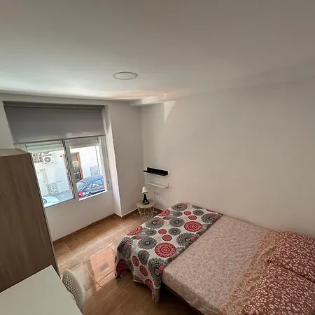 Privada En Piso Compartido Cerca Del Centro Habitación en casa particular *