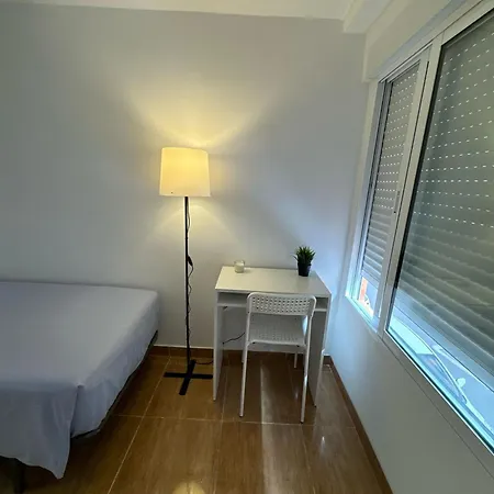 Privada En Piso Compartido Cerca Del Centro *