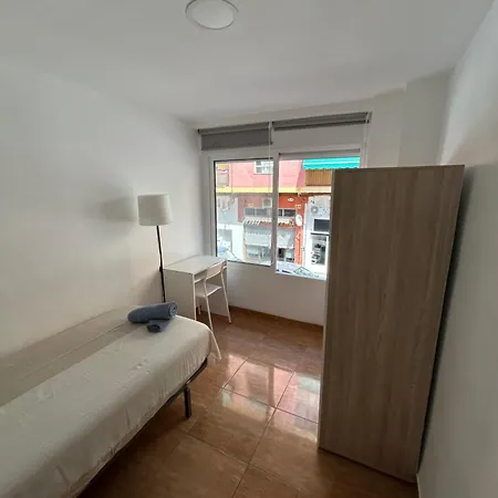 Privada En Piso Compartido Cerca Del Centro * 阿利坎特